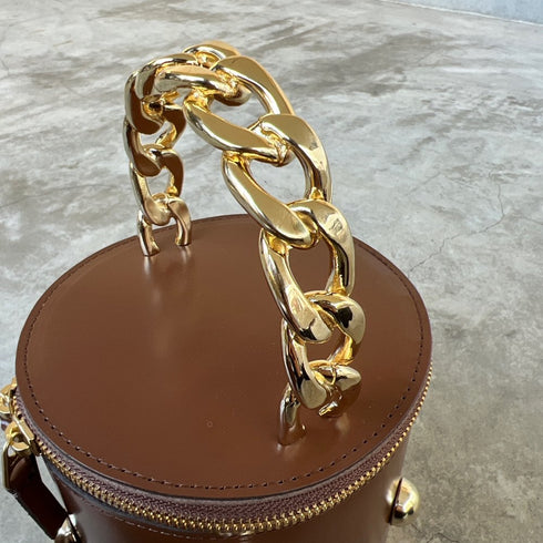 chain handle vanity
